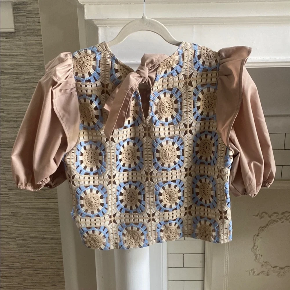Crochet Patterned Top with Puff Sleeves - Picture 2 of 2